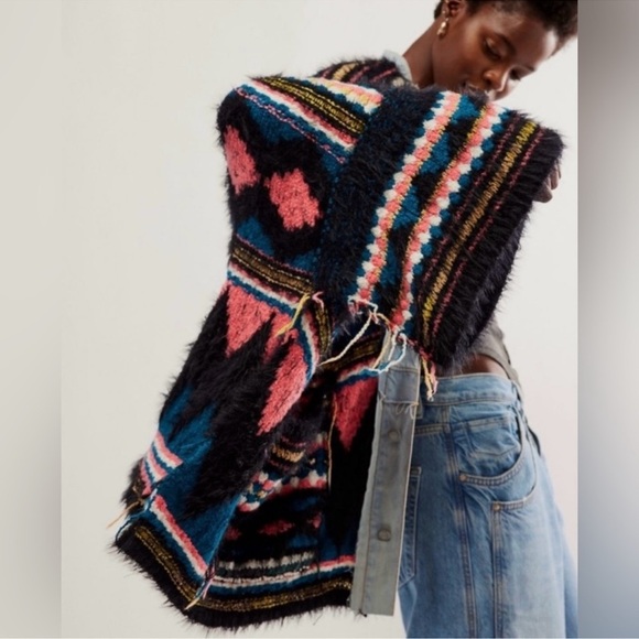 NEW Free People Running Wild Bohemian Fringe Poncho Black Lightning Combo M L - Picture 2 of 13